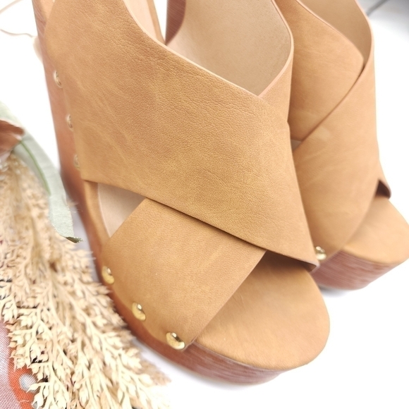 Soda Tan Platform Wedges Sz 8 - Picture 9 of 12